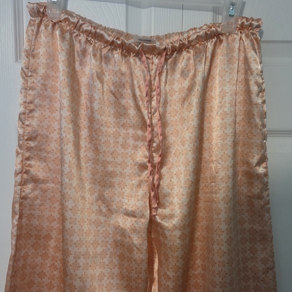 Vanity Fair Orange Pajama Set Size Medium - Picture 9 of 13